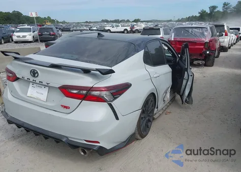 2021 Toyota Camry Trd z USA, uszkodzony, nr VIN 4T1KZ1AK9MU057604